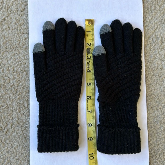Knit Touchscreen Friendly Gloves - Picture 2 of 4